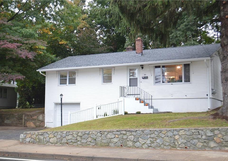 1st image of 1304 Douglas Ave