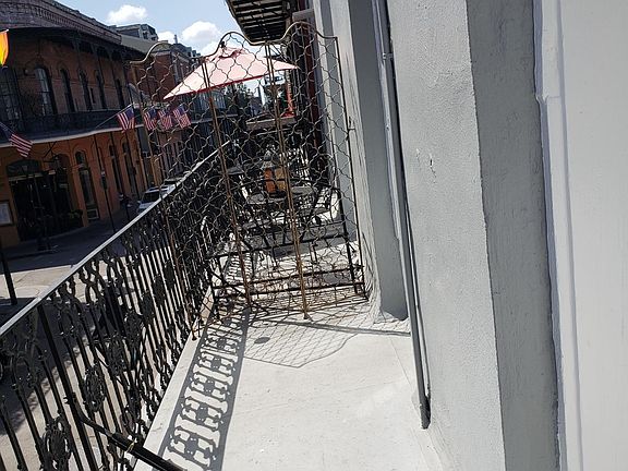 5th image of 637 Saint Ann St