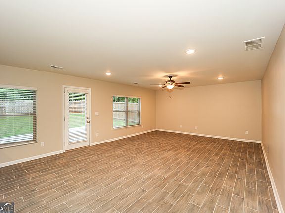 4th image of 1019 Shadow Glen Dr