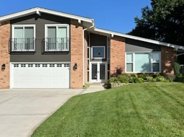 3232 Montlake Dr, Rockford, IL 61114