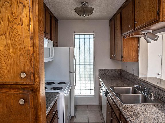 5th image of 4032 Alabama St Floor 2