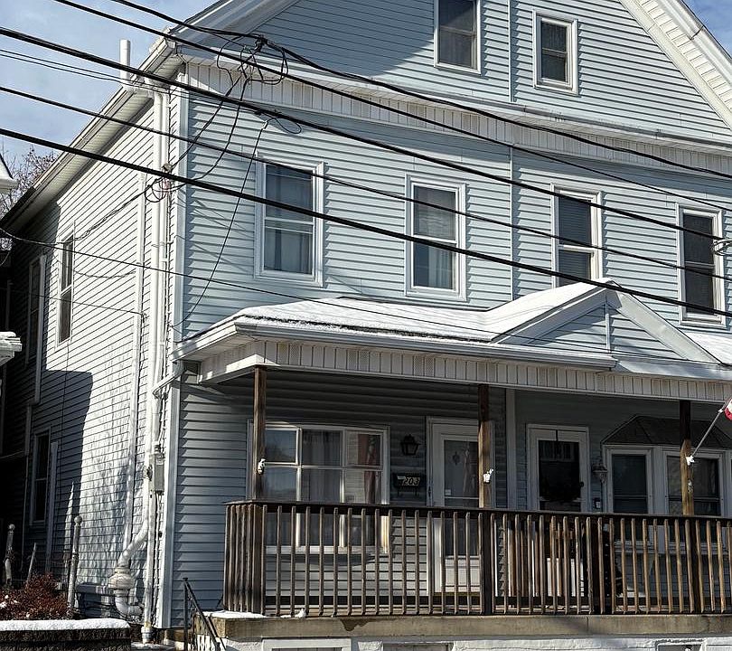 1st image of 203 Haven St