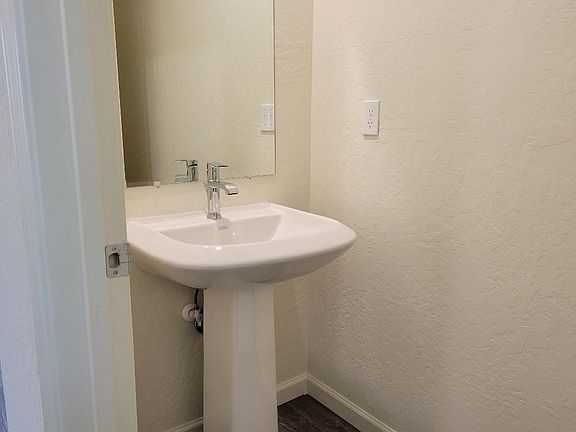 5th image of 2071 Coulter Ln