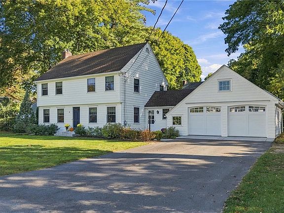 3rd image of 6 Newell Dr