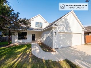 8 Honeysuckle Ln, Wimberley, TX 78676