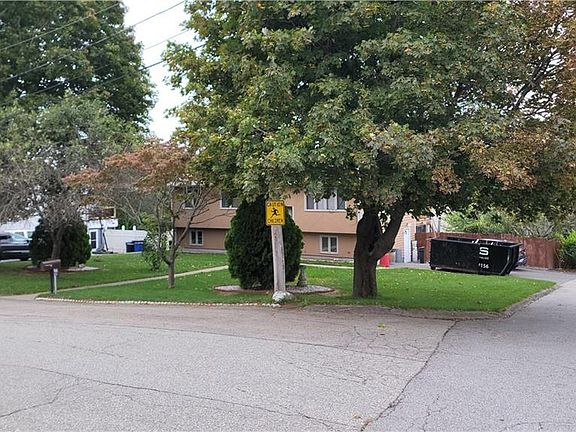 3rd image of 1 Pembroke Dr