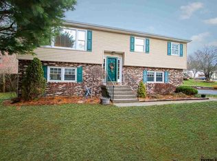30 Woodridge St, Albany, NY 12203