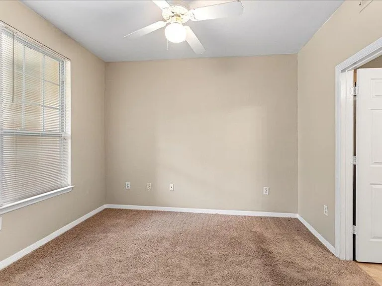 1101 Vintage Village Ln #101 — Photo 9