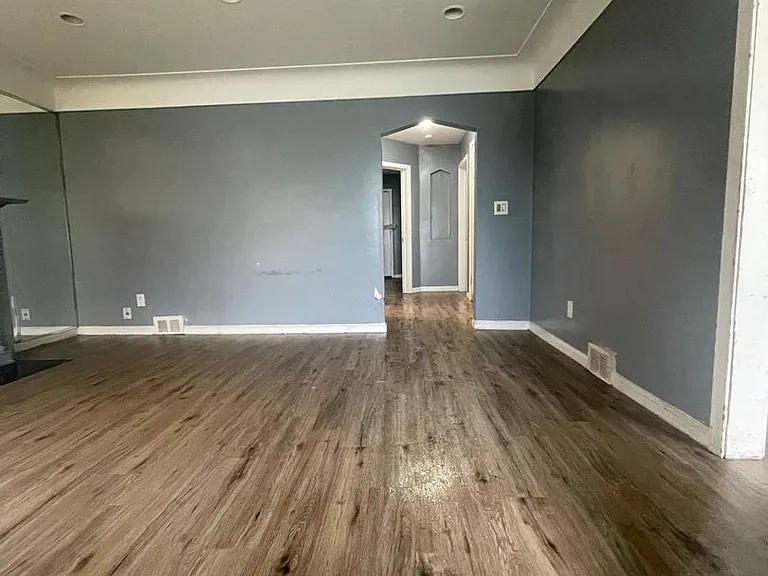 18010 Lesure St — Photo 2