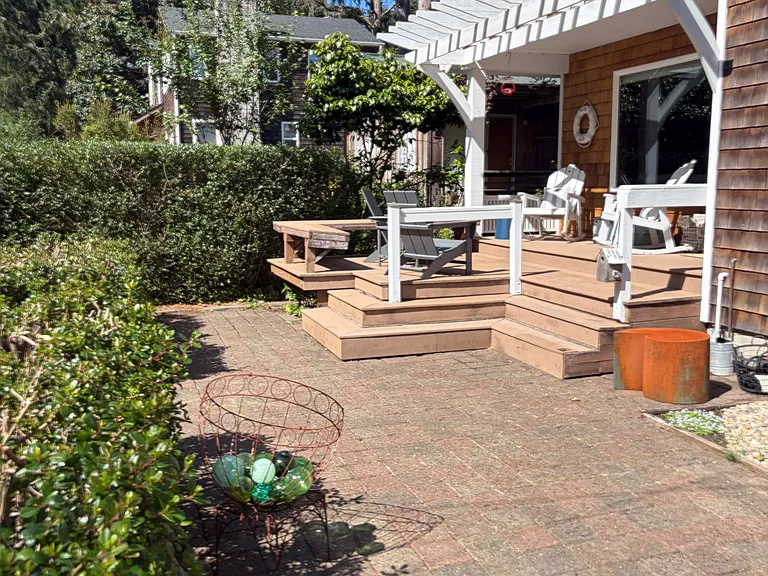 639 N Laurel St — Photo 22