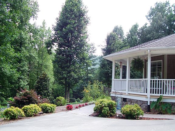 3rd image of 243 Holly Acres Dr