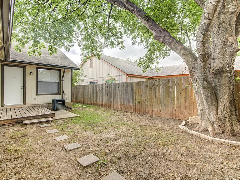 8116 W Gate Blvd — Photo 17