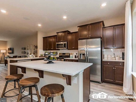 5th image of 2029 Hinshaw Dr