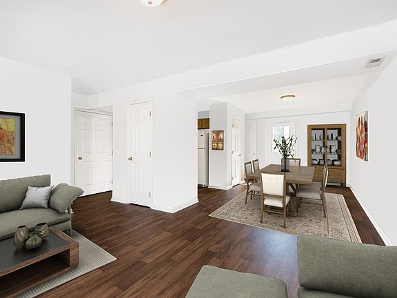 4th image of 750 E Lincoln Ln #242