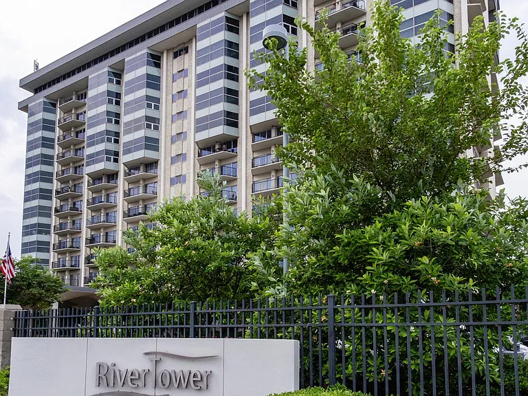 655 S Riverside Dr #1502 — Photo 20