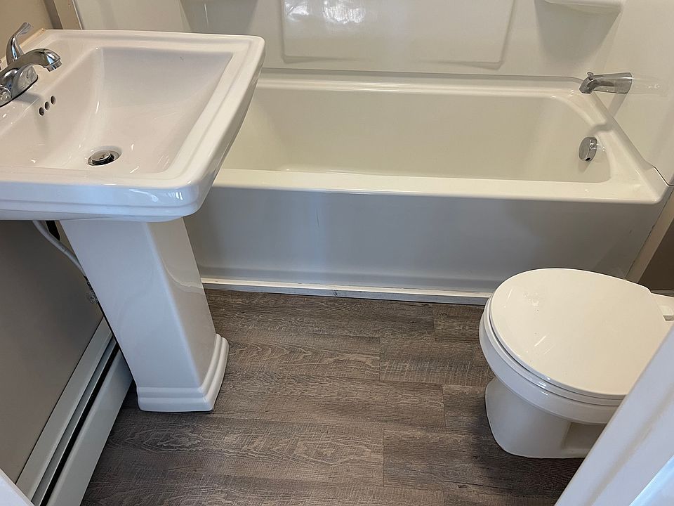 2nd image of 17 Maple Ave #17
