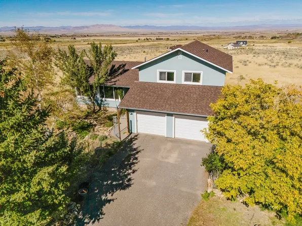 216 Dysart Cir, Lamoille, NV 89828