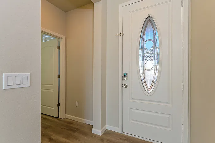3 bed, 3.0 bath, 1942 sqft, $1,970 — Photo 4