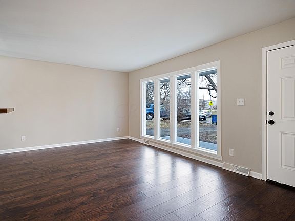 2nd image of 5029 Beatrice Dr