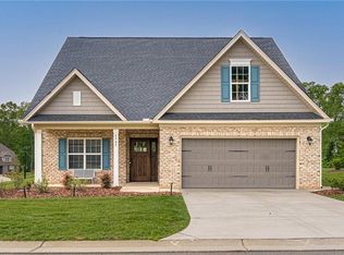 2707 Cottage Hill Ln, Winston Salem, NC 27106