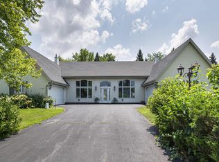 N62W38022 Florence Ct #38020, Oconomowoc, WI 53066