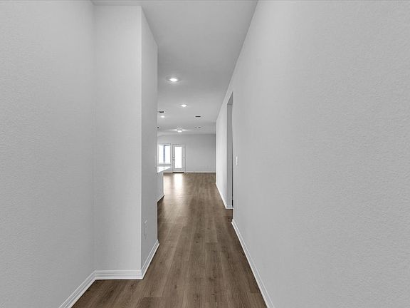 5th image of 5028 Hazelnut Ln