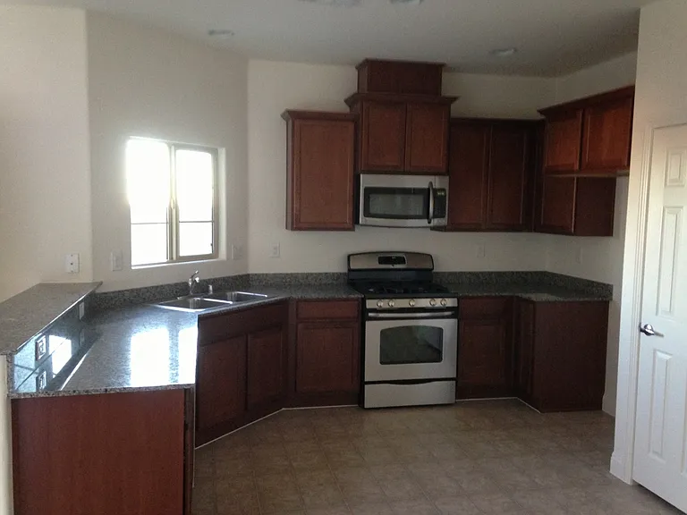 9453 Alma Ridge Ave — Photo 6