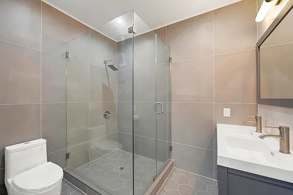 Sold by Keystone Realty USA Corp | media 11