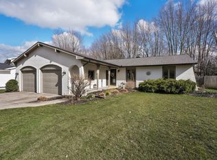 1932 Pinnacle Dr SW, Wyoming, MI 49519