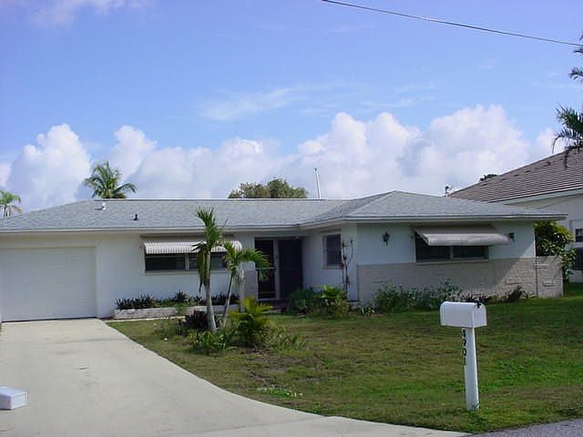 2nd image of 4901 Seville Ct