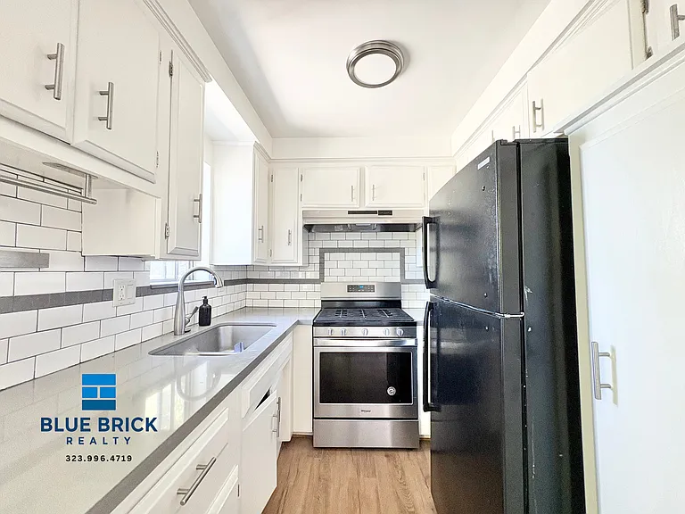 942 N Gardner St #204 — Photo 2