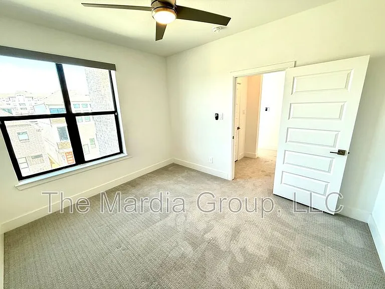 4916 Broadway Dr — Photo 9