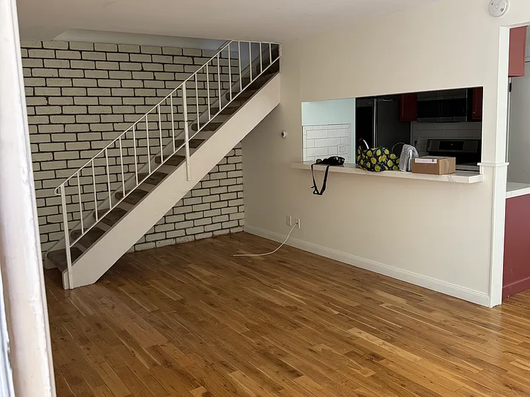 1186 Acadia Pl — Photo 4