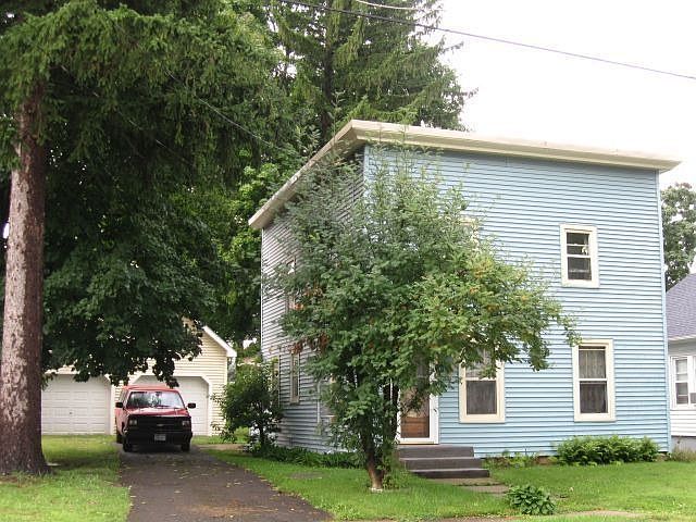 2nd image of 15 Newton St