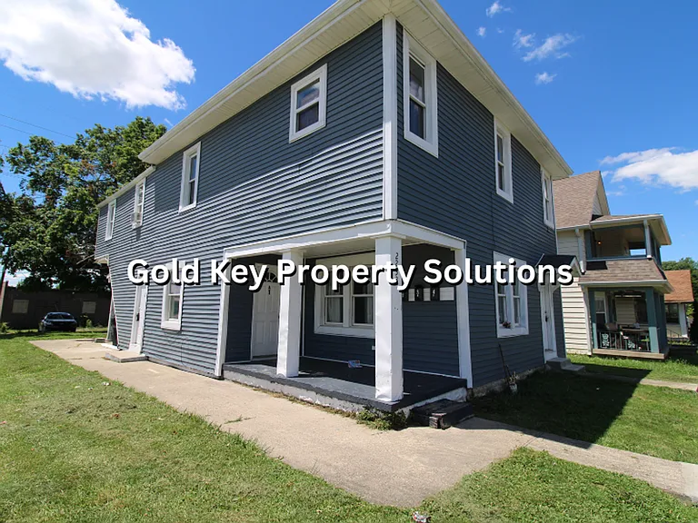 2233 E Lynn Street — Photo 4