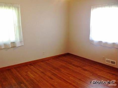 4th image of 853 Alta Vista St