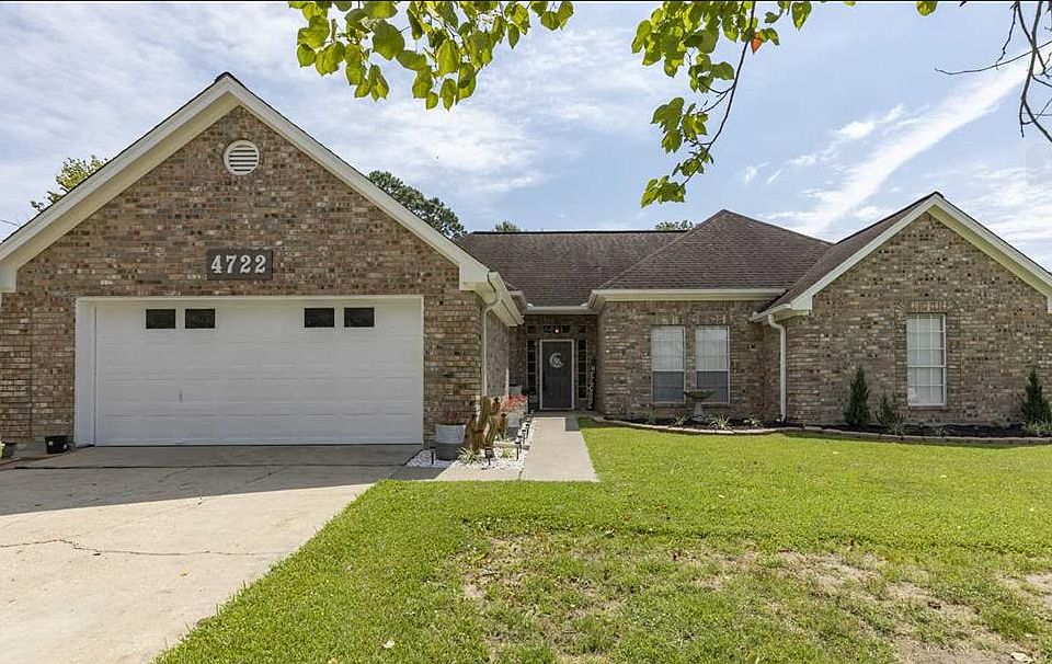 1st image of 4722 Old Oak Dr