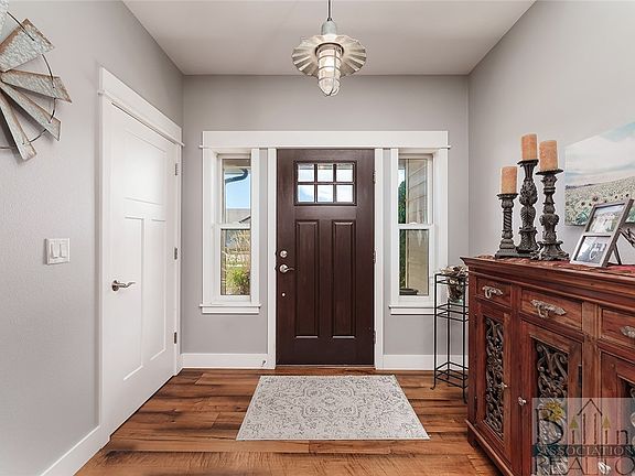 2nd image of 5921 Foxtail Ln