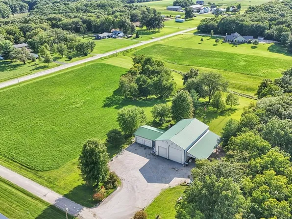 2107 N 2295 East Rd, Findlay, IL 62534