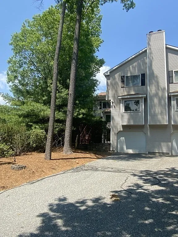 2 bed, 2.5 bath, 2064 sqft, $3,200 — Photo 1