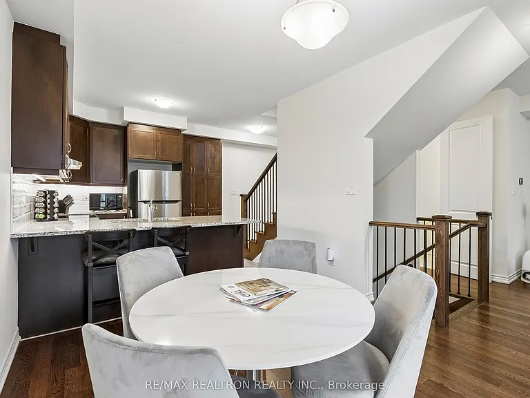 8 Thomas Frisby Jr Cres — Photo 16