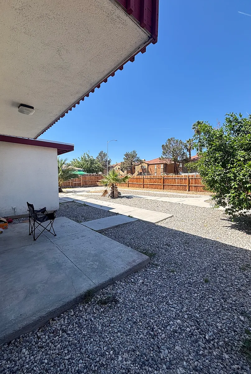 Building Photo - 1004 N Jones Blvd #C