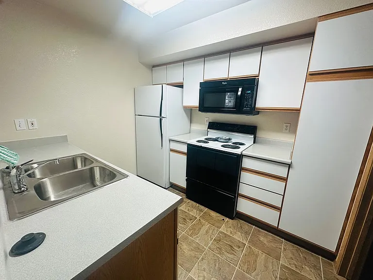 10787 W Halstead Ln #101 — Photo 4