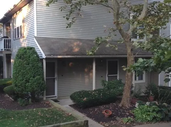 1004 Society Pl #B2, Newtown, PA 18940