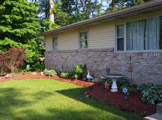 40 W Caston Rd, Akron, OH 44319