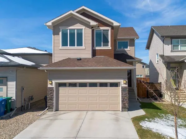 933 S Pacific Way W, Lethbridge, AB T1J 5N4