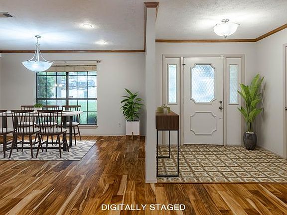 5th image of 201 Spanish Oak Ln