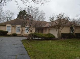 6602 Post Oak Dr, West Bloomfield, MI
