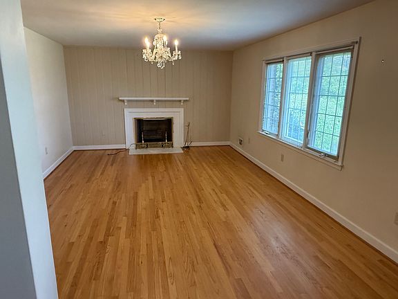 5th image of 423 Highfield Rd