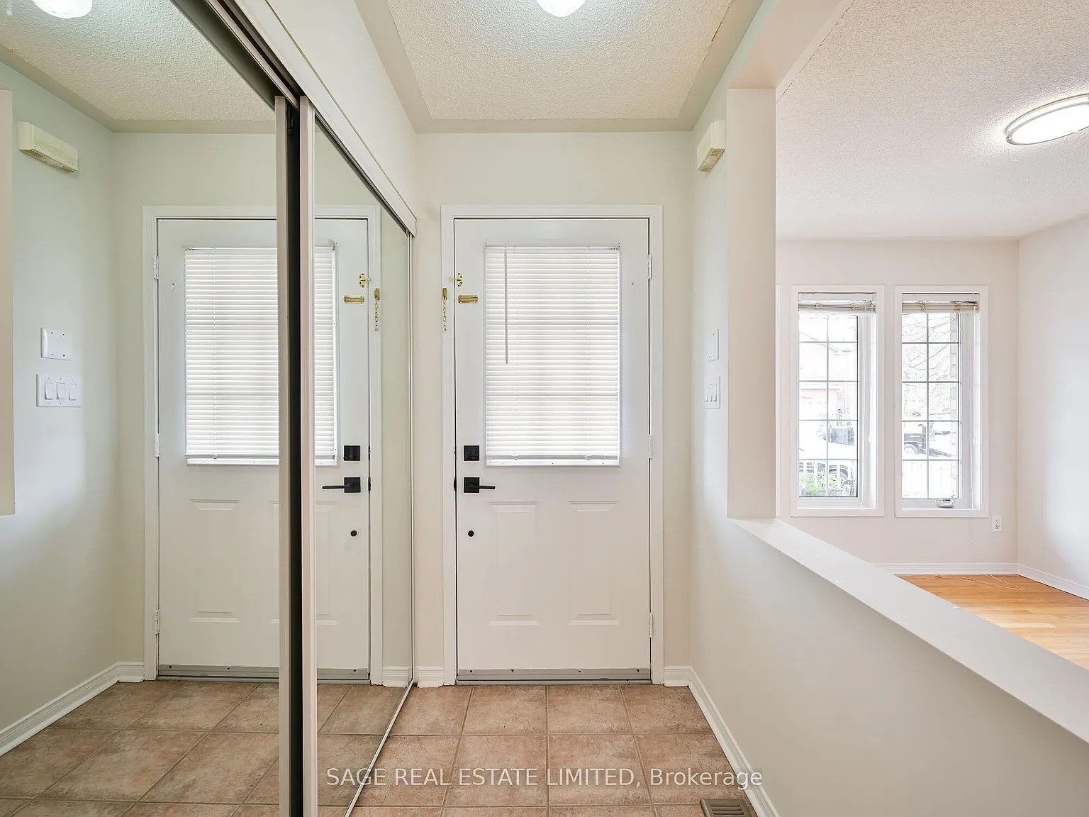 4 bed, $3,200 — Photo 2